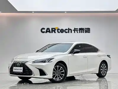 Lexus ES 2025