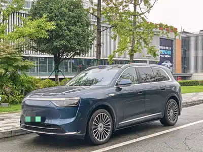 AITO Wenjie M8 2025