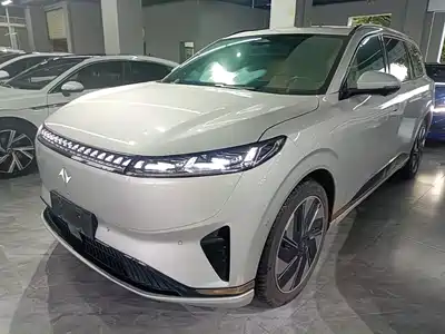 Dongfeng Yipai eπ008 2025
