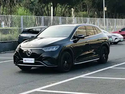 Mercedes-Benz EQE SUV 2025