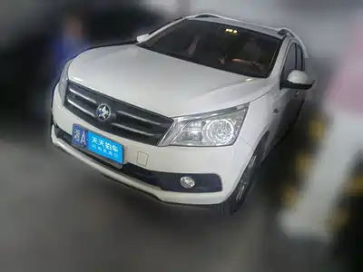 Venucia T70 2015