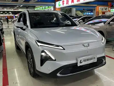 Wuling Motors Starlight S 2025