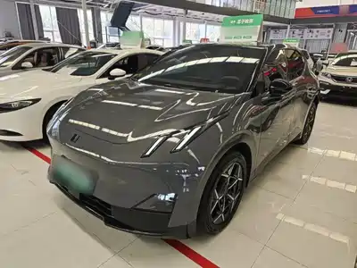 Lynk & Co Z20 2025