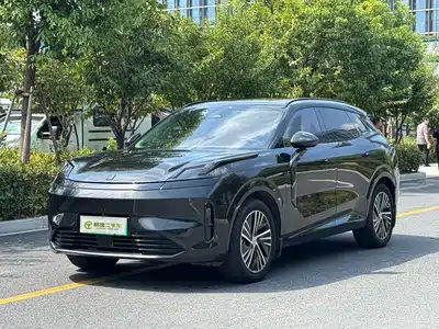 Lynk & Co 08 EM-P 2024