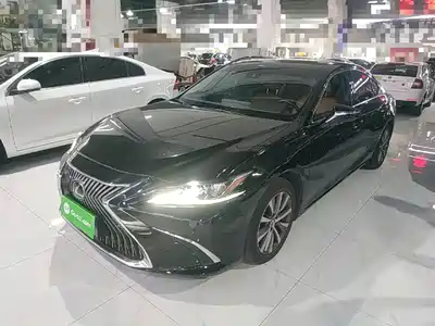 Lexus ES 2019
