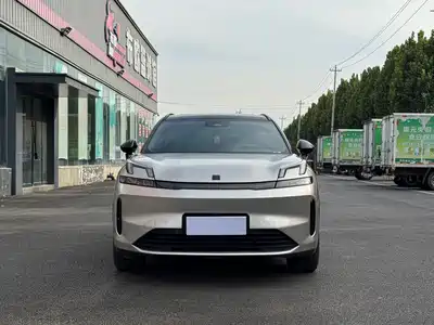 Lynk & Co 08 EM-P 2024