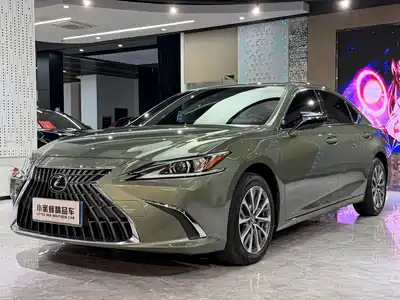 Lexus ES 2023