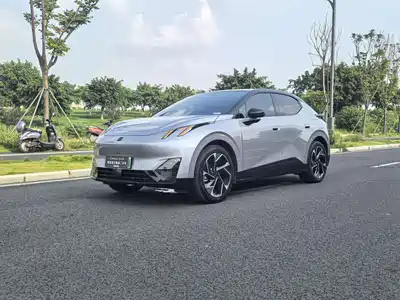Lynk & Co Z20 2025