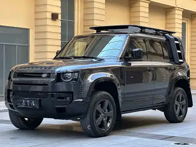Land Rover Defender 2023