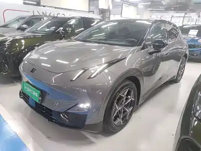 Lynk & Co Z20 2024