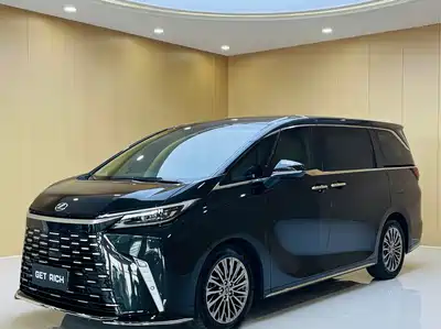 Lexus LM 2025