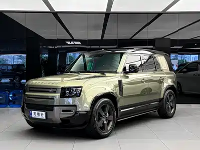 Land Rover Defender 2023