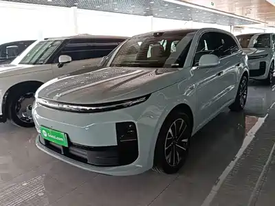Li Auto L6 2025