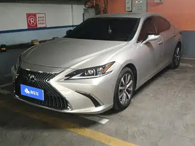 Lexus ES 2019