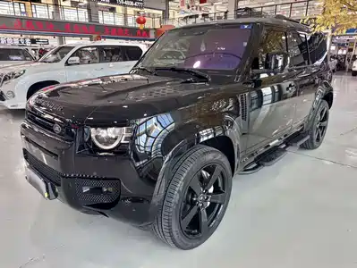Land Rover Defender 2025