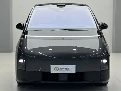 Li Auto MEGA 2025