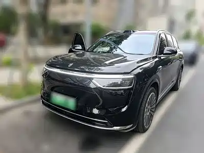 AITO Wenjie M8 2025