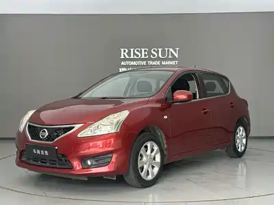 Nissan Tiida 2015