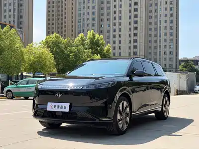 Dongfeng Yipai eπ008 2025