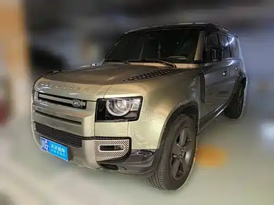 Land Rover Defender 2024