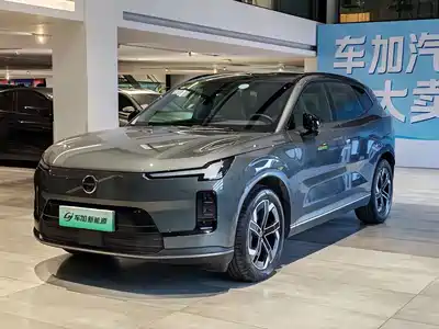 Volvo XC70 Plug-in Hybrid 2025