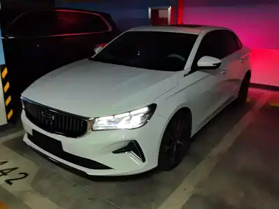 Geely Emgrand 2022