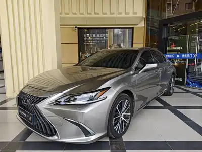 Lexus ES 2022
