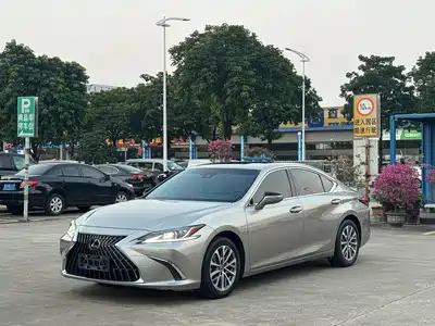 Lexus ES 2024