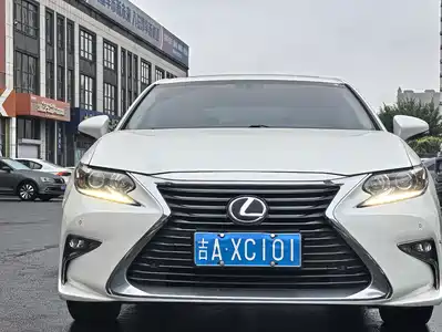Lexus ES 2016