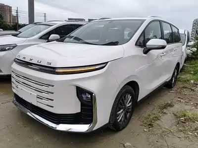 SAIC Maxus G50 PHEV 2025