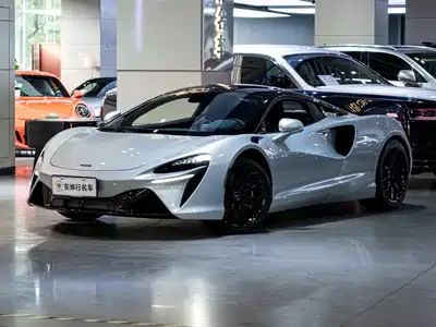 McLaren Artura 2025