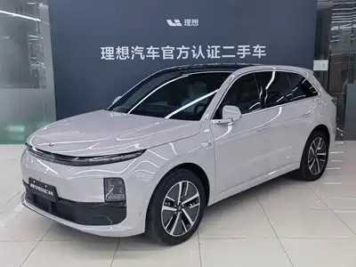 Li Auto L6 2025
