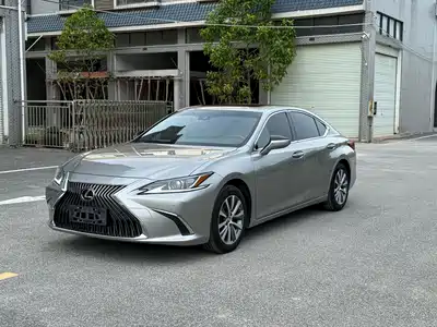 Lexus ES 2019