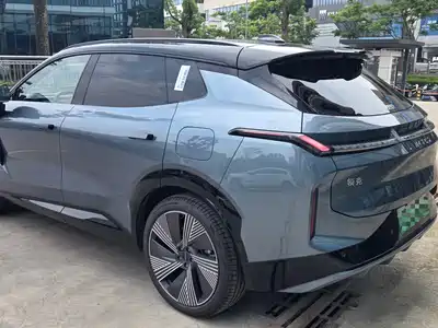 Lynk & Co 08 EM-P 2025