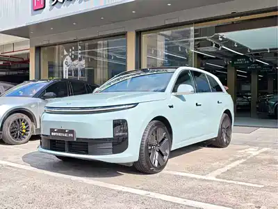 Li Auto L6 2025