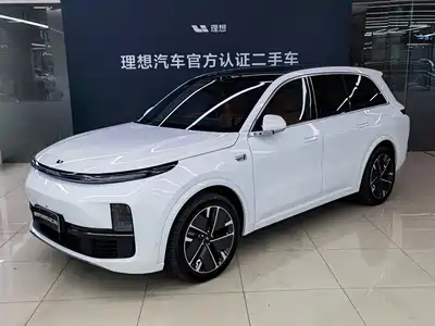Li Auto L8 2025