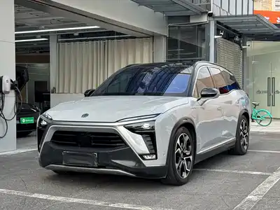 NIO ES8 2021
