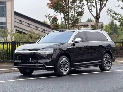 AITO Wenjie M9 2025