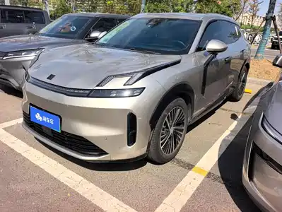 Lynk & Co 08 EM-P 2024