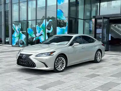 Lexus ES 2021