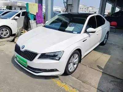 Škoda Superb 2016