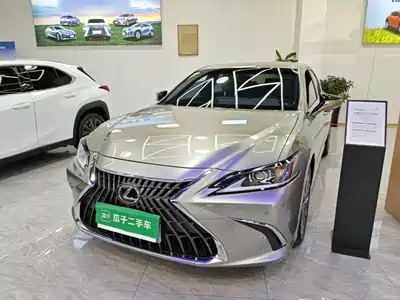 Lexus ES 2024
