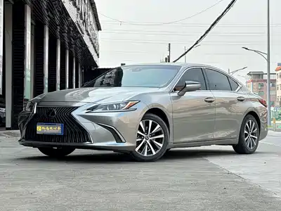 Lexus ES 2021