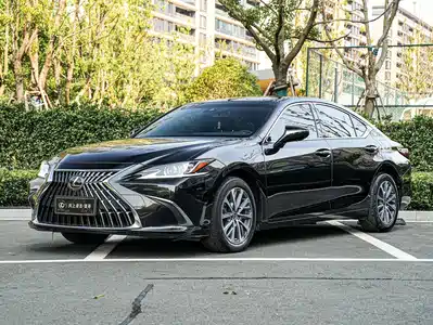 Lexus ES 2022