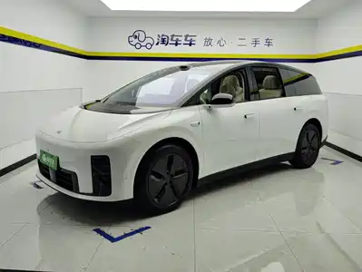 Li Auto i8 2025