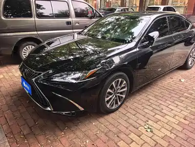 Lexus ES 2024