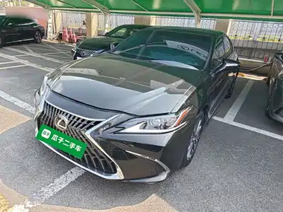 Lexus ES 2024