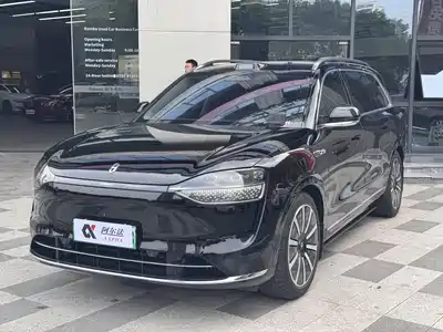 AITO Wenjie M9 2025