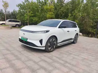 Dongfeng Yipai eπ008 2025