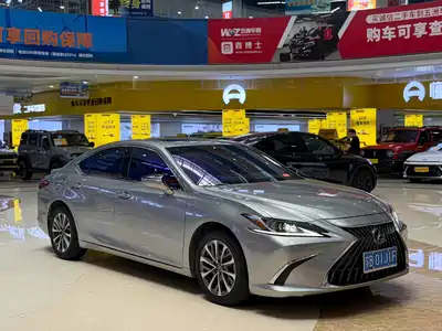 Lexus ES 2024
